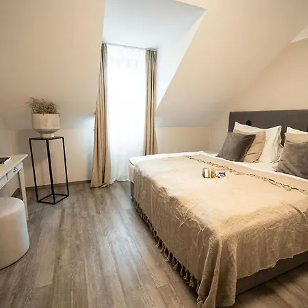 Hotel Wellness Volarik 4*